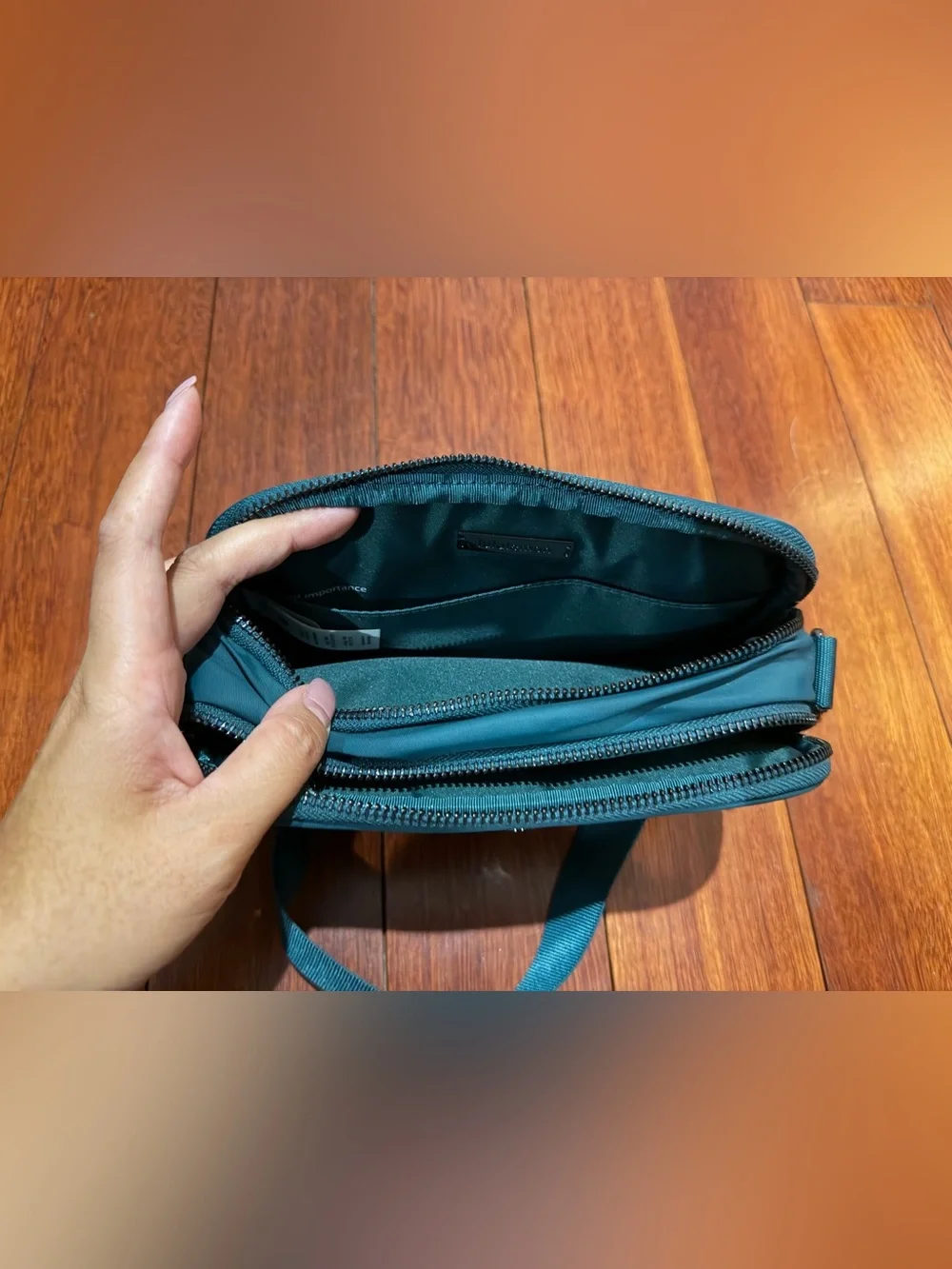 Lululemon Crosssbody Camera Bag 2L Green Jasper